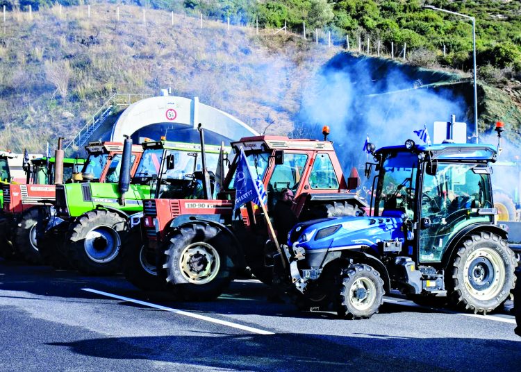 Αγρότες: Μπλόκα, τέλος!