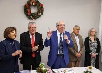 Ο δήμαρχος Θεόδωρος Αμπατζόγλου έκοψε την πίτα του Εξωραϊστικού – Εκπολιτιστικού Συλλόγου Ψαλιδίου