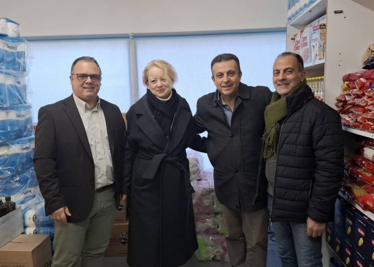 Πλήθος φορέων, συλλόγων, επιχειρήσεων και σχολικών μονάδων του Αμαρουσίου κινητοποιήθηκαν συντονισμένα, συγκεντρώνοντας τρόφιμα και παραδίδοντάς τα απευθείας στο Κοινωνικό Παντοπωλείο του Δήμου Αμαρουσίου κατά τη διάρκεια της εορταστικής περιόδου των Χριστουγέννων