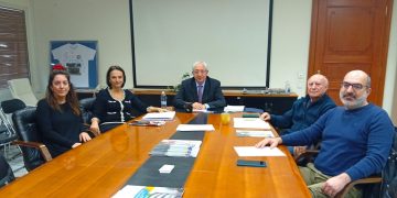 Συνάντηση με τον πρόεδρο του Αθλητικού Ομίλου Παραδείσου Αμαρουσίου Δημήτρη Λέμη, το μέλος Νικόλαο Λέμη και την έφορο του Δ.Σ. Δήμητρα Καρτέρη, πραγματοποίησε στο δημαρχείο την Πέμπτη 29 Ιανουαρίου ο δήμαρχος Θεόδωρος Αμπατζόγλου, παρουσία της εντεταλμένης συμβούλου του Δήμου και αντιπροέδρου του Ομίλου Ελένης Λέκκα.