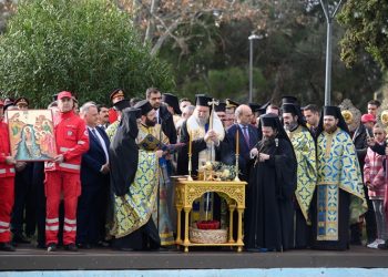 Με κατάνυξη και λαμπρότητα τα Θεοφάνεια στο Άλσος Νέας Φιλαδέλφειας