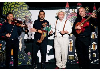 Καραγκιοζοπαίχτης νυν και αεί- Ο Πάνος Σκουρολιάκος ζωντανεύει τη ζωή του Θανάση Σπυρόπουλου στο Ίδρυμα Μιχάλης Κακογιάννης