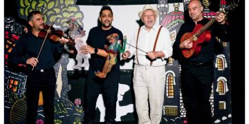 Καραγκιοζοπαίχτης νυν και αεί- Ο Πάνος Σκουρολιάκος ζωντανεύει τη ζωή του Θανάση Σπυρόπουλου στο Ίδρυμα Μιχάλης Κακογιάννης