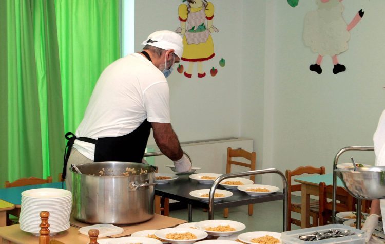 Απέχουν από το κοινωνικό συσσίτιο οι μάγειροι των παιδικών σταθμών του Δήμου