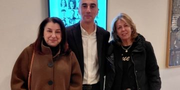 Αριστερά η αντιδήμαρχος Παπάγου-Χολαργού Γεωργία Παγώνη