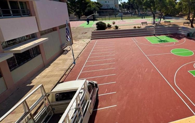 Ένωση Γονέων: «Παρατεταμένη έλλειψη ενημέρωσης από τη δημοτική Αρχή»