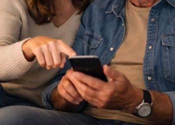 Γονείς στο κινητό