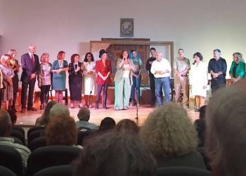 «Η Αλληλεγγύη για όλους» στη θεατρική… σκηνή του Χολαργού