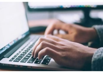 Ξεκινούν οι αιτήσεις για το Πρόγραμμα ψηφιακής εκπαίδευσης και ενδυνάμωσης πολιτών άνω των 65 ετών και ατόμων με αναπηρία