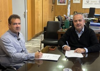 «Έπεσαν» υπογραφές ανακατασκευής πεζοδρομίων