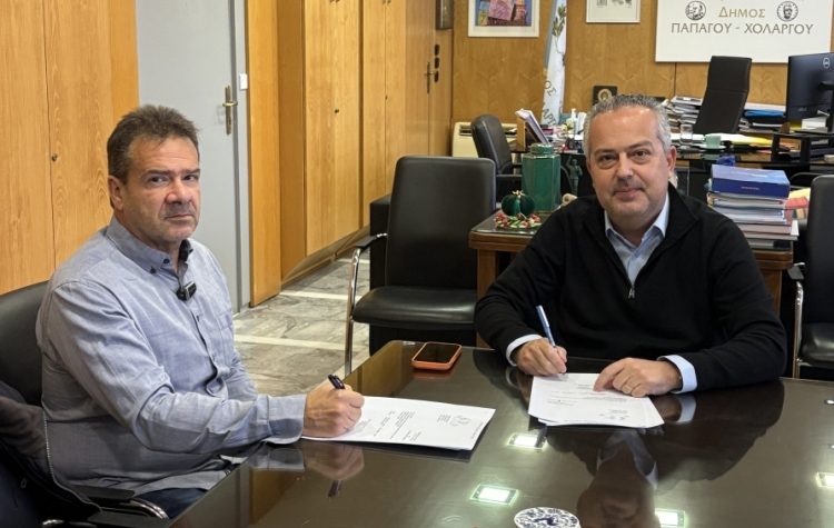 «Έπεσαν» υπογραφές ανακατασκευής πεζοδρομίων