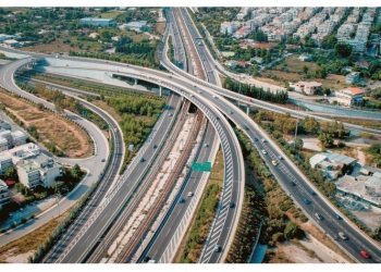 Νέα παράταση στον ολικό αποκλεισμό των κλάδων εισόδου στην Αττική Οδό, από τη Μάνδρα μέχρι το Αιγάλεω, δόθηκε από τις αρχές, καθώς παρατείνονται και οι εργασίες για την βαριά συντήρηση της σήραγγας «Λιοσίων»