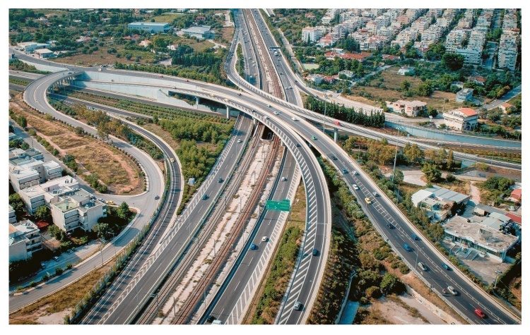 Νέα παράταση στον ολικό αποκλεισμό των κλάδων εισόδου στην Αττική Οδό, από τη Μάνδρα μέχρι το Αιγάλεω, δόθηκε από τις αρχές, καθώς παρατείνονται και οι εργασίες για την βαριά συντήρηση της σήραγγας «Λιοσίων»