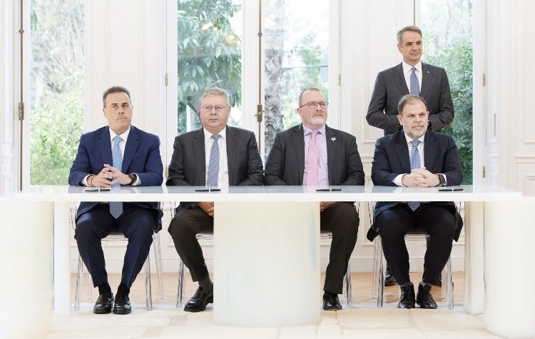 HELLENiQ ENERGY και Chevron υπέγραψαν συμβάσεις με το Ελληνικό Δημόσιο για τους υδρογονάνθρακες