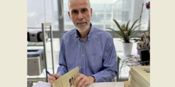 Ο Νίκος Δαββέτας