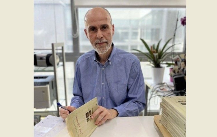 Ο Νίκος Δαββέτας