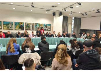 Μαθητική συνάντηση με επίκεντρο την σχολική βία, την νεανική παραβατικότητα και την προστασία των δημοτικών κτηρίων διοργάνωσε ο Δήμος Αμαρουσίου με μεγάλη ανταπόκριση από τα σχολεία της πόλης