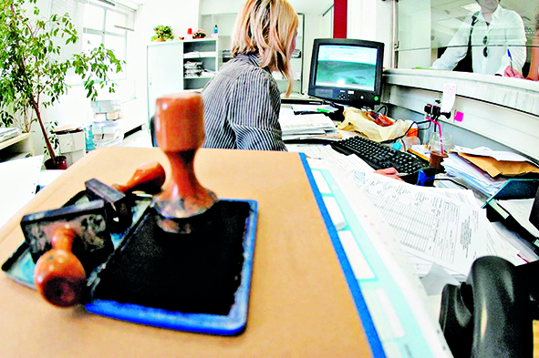 Δράσεις για την καταπολέμηση της γραφειοκρατίας και πρωτοβουλίες για κράτος πιο φιλικό προς τον πολίτη υπόσχεται η κυβέρνηση