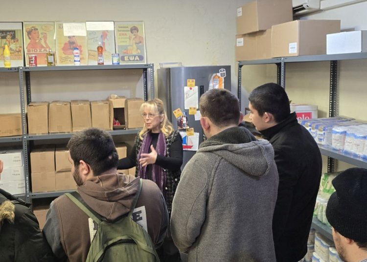 Τα παιδιά του ΕΕΕΕΚ της πόλης προσφέρουν στο Κοινωνικό Παντοπωλείο