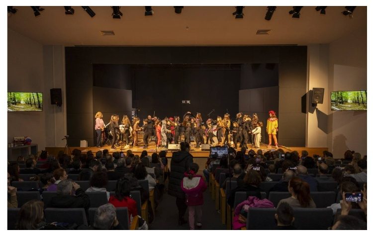 παιδική παράσταση «Ένας γάτος μια φορά»