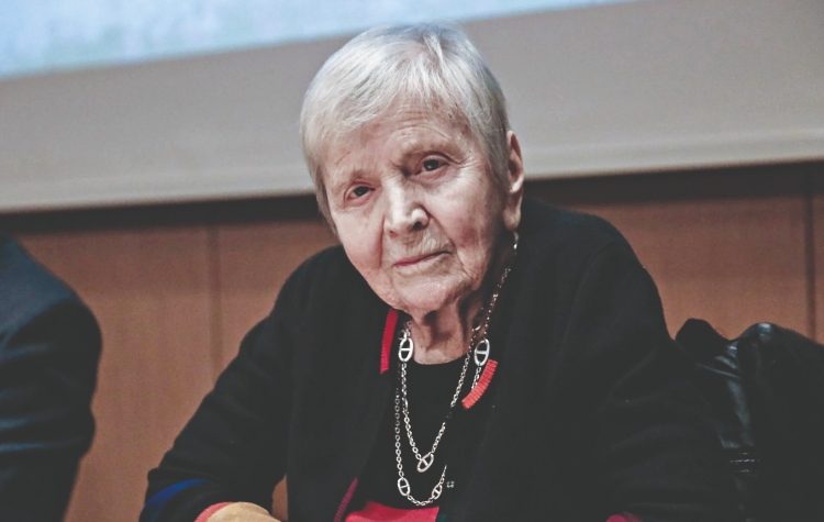 Ελένη Γλύκατζη - Αρβελέρ: Πάνω απ’ όλα «ανθρωπιά»!