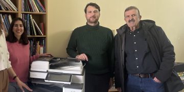 Στο κέντρο ο αντιδήμαρχος Αλ. Μαυραγάνης, με αριστερά του τον εντεταλμένο δημοτικό σύμβουλο Θ. Κουράση