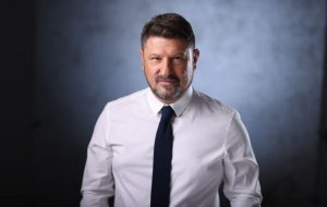 «Σαφάρι ελέγχων» πραγματοποίησαν οι αρμόδιες υπηρεσίες της Περιφέρειας Αττικής κατά την τελευταία εβδομάδα της Αποκριάς, για εντατικοποίηση των σχετικών διαδικασιών κατά τις εορταστικές περιόδους, με στόχο την προστασία της υγείας των καταναλωτών και την πάταξη φαινομένων αισχροκέρδειας