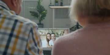 Ψηφιακή εκπαίδευση και ενδυνάμωση ηλικιωμένων μέσω Δήμου