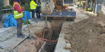 Αντικαθίσταται αγωγός αποχέτευσης και στην οδό Κοτοπούλη