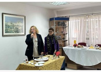 Kοπή της πρωτοχρονιάτικης πίτας του ΚΑΠΗ Πεντέλης, παρουσία της δημάρχου Νατάσσας Κοσμοπούλου, αιρετών εκπροσώπων του Δήμου και πλήθους μελών του ΚΑΠΗ