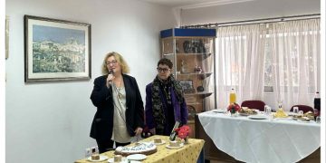 Kοπή της πρωτοχρονιάτικης πίτας του ΚΑΠΗ Πεντέλης, παρουσία της δημάρχου Νατάσσας Κοσμοπούλου, αιρετών εκπροσώπων του Δήμου και πλήθους μελών του ΚΑΠΗ