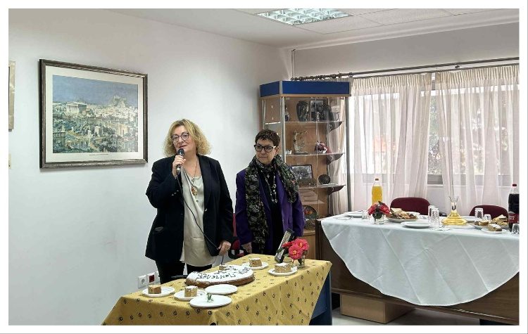 Kοπή της πρωτοχρονιάτικης πίτας του ΚΑΠΗ Πεντέλης, παρουσία της δημάρχου Νατάσσας Κοσμοπούλου, αιρετών εκπροσώπων του Δήμου και πλήθους μελών του ΚΑΠΗ