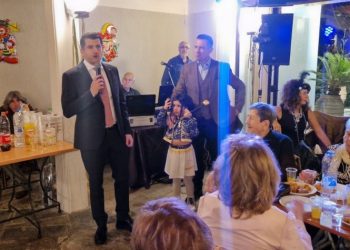 Κέφι, συντροφικότητα και εντυπωσιακή προσέλευση στην αποκριάτικη γιορτή των ΚΑΠΗ Κηφισιάς