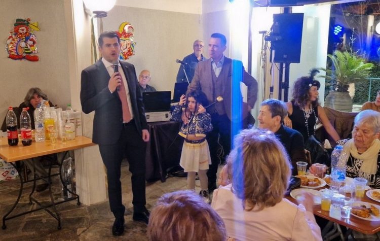 Κέφι, συντροφικότητα και εντυπωσιακή προσέλευση στην αποκριάτικη γιορτή των ΚΑΠΗ Κηφισιάς