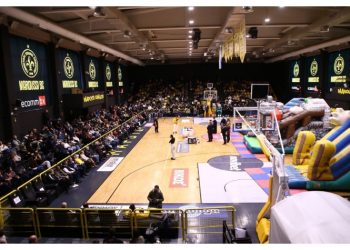 Πλήθος κόσμου βρέθηκε στις εξέδρες και το παρκέ του κλειστού του Αγίου Θωμά την Κυριακή 8 Φεβρουαρίου, στο πλαίσιο του 3ου Family Festival και της κοπής της πρωτοχρονιάτικης πίτας του Γυμναστικού Συλλόγου Αμαρουσίου (ΓΣΑ)....