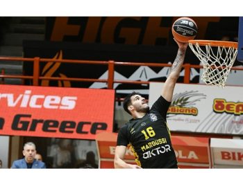 Το Μαρούσι πάλεψε για το μεγαλύτερο μέρος του αγώνα απέναντι στην φορμαρισμένη ΑΕΚ (μετρά 10 συνεχόμενες νίκες σε όλες τις διοργανώσεις), όμως η Ένωση στα τελευταία 8 λεπτά «έσφιξε» την άμυνά της και με σερί 24-7 , βρήκε περισσότερες λύσεις στην επίθεση επικρατώντας με 83-74 στο κλειστό των Άνω Λιοσίων για την 18η αγωνιστική της Basket League.