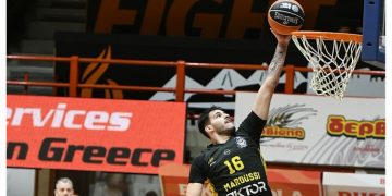 Το Μαρούσι πάλεψε για το μεγαλύτερο μέρος του αγώνα απέναντι στην φορμαρισμένη ΑΕΚ (μετρά 10 συνεχόμενες νίκες σε όλες τις διοργανώσεις), όμως η Ένωση στα τελευταία 8 λεπτά «έσφιξε» την άμυνά της και με σερί 24-7 , βρήκε περισσότερες λύσεις στην επίθεση επικρατώντας με 83-74 στο κλειστό των Άνω Λιοσίων για την 18η αγωνιστική της Basket League.