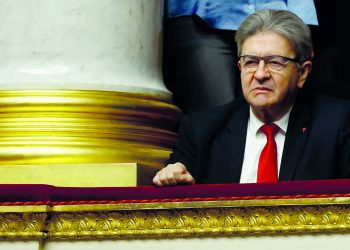 Γαλλία: Πολιτικός «σεισμός» με φόντο τις κάλπες