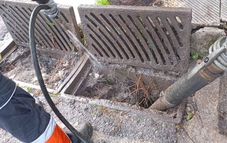 «Επιχείρηση» καθαρισμών φρεατίων από τον Δήμο