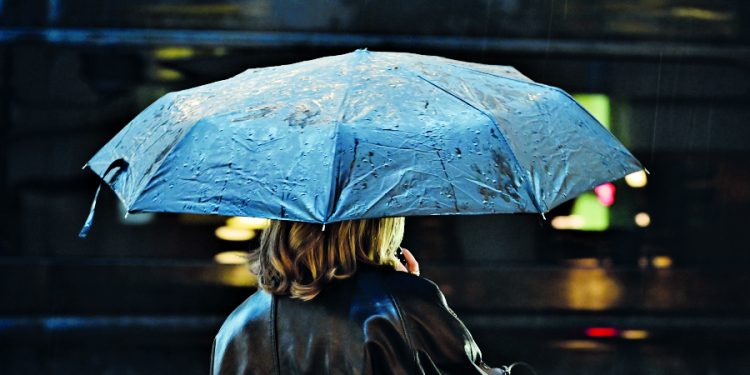 «Ράβδος στη γωνία, άρα βρέχει»…