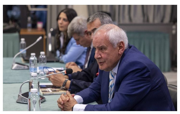 Το δημαρχείο Αμαρουσίου φιλοξένησε την παρουσίαση του βιβλίου «Τα Αδημοσίευτα» του δημοσιογράφου Νίκου Χασαπόπουλου