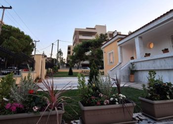 Εγκαίνια για την «Ανοιξιάτικη έκθεση χρωμάτων» στη Δημοτική Πινακοθήκη