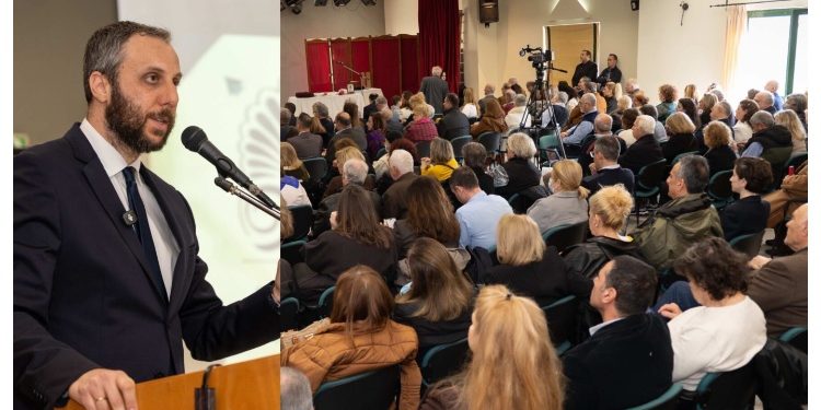 Στην ασφυκτικά γεμάτη αίθουσα «Μουσών» του Πνευματικού Κέντρου Βριλησσίων πραγματοποιήθηκε την Κυριακή 8 Φεβρουαρίου ο απολογισμός δράσεων του Δήμου Βριλησσίων για το έτος 2025 και η κοπή της πίτας.