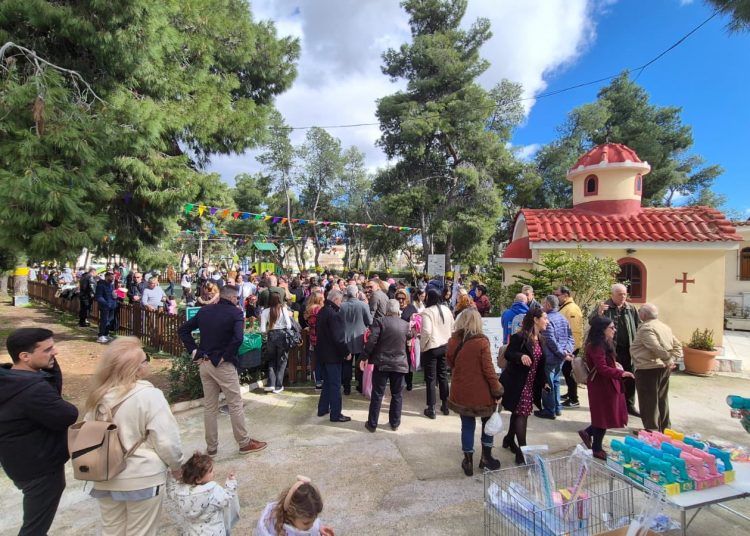 Εγκαινιάστηκε η παιδική χαρά στην πλατεία Ελευθερίας