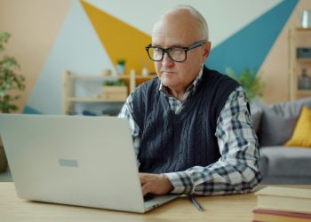 Μεταμόρφωση: Ψηφιακή ενδυνάμωση για τους ηλικιωμένους - Ξεκίνησαν οι εγγραφές