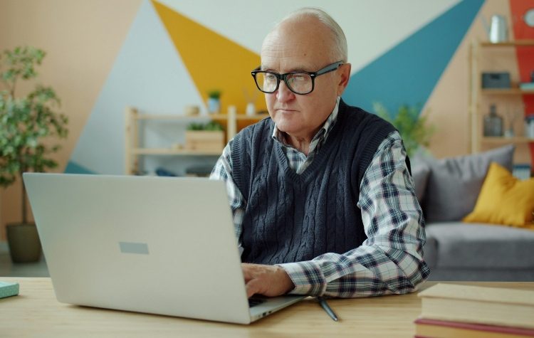 Μεταμόρφωση: Ψηφιακή ενδυνάμωση για τους ηλικιωμένους - Ξεκίνησαν οι εγγραφές