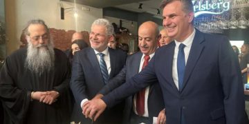 «Ποδαρικό» εκδηλώσεων για τη συμμαχία τριών παρατάξεων της αντιπολίτευσης