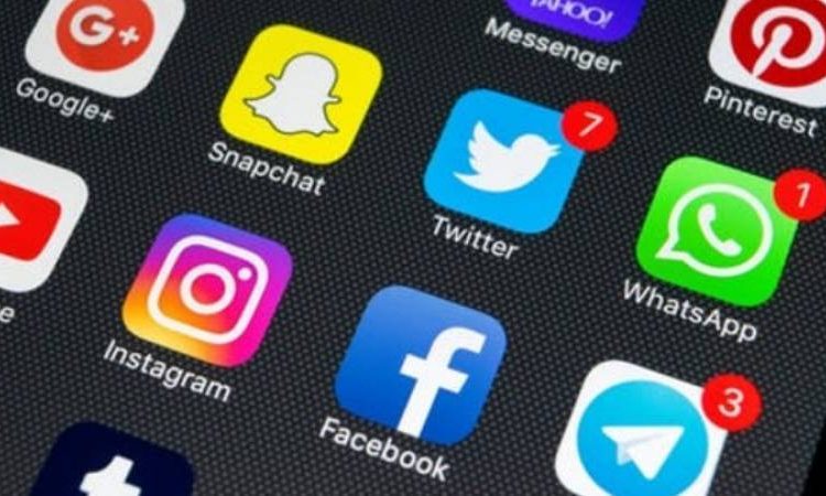 Συνεχίζεται την Τετάρτη 25 Φεβρουαρίου στις 19:00 στο 5ο Δημοτικό Σχολείο Βριλησσίων (Αλφειού 62)  ο κύκλος συναντήσεων της Σχολής Γονέων της Αντιδημαρχίας Οικογενειακής Πολιτικής, Ισότητας και Προσχολικής Ηλικίας του Δήμου Βριλησσίων. Η τρίτη συνάντηση του κύκλου έρχεται να αναδείξει ένα ιδιαίτερα επίκαιρο ζήτημα που αφορά γονείς και παιδιά στη σύγχρονη ψηφιακή εποχή