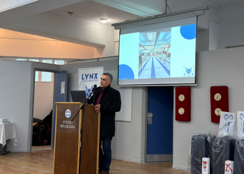 Σε εορταστικό και ιδιαίτερα ζεστό κλίμα πραγματοποιήθηκε την Κυριακή 25 Ιανουαρίου η ετήσια κοπή της πρωτοχρονιάτικης πίτας του Συλλόγου Ξιφασκίας «Λύγκας» Πεντέλης