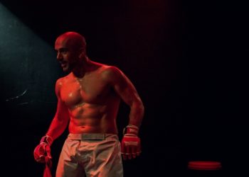 «ΤΑΠ ΑΟΥΤ» στο θέατρο Μικρό Γκλόρια